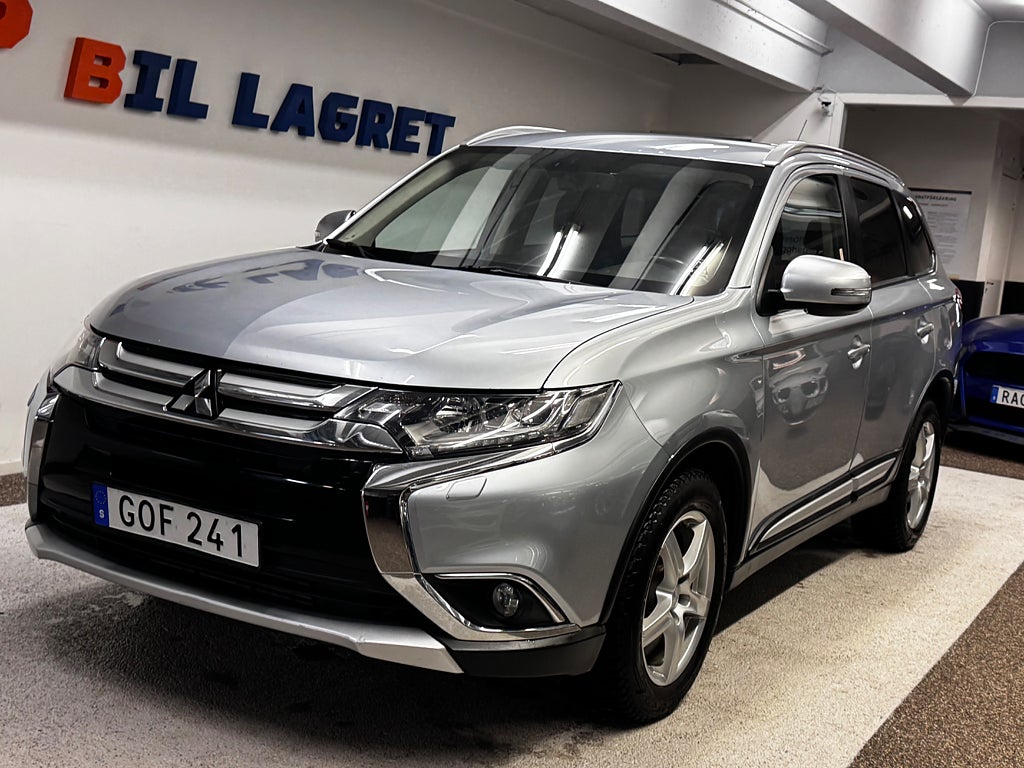 Mitsubishi Outlander 2.2 Di-D 4WD Business Euro 6/7-Sits/Ny kedja/Drag/B-kam/3-Ägare