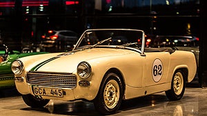 Austin-Healey Sprite MK II lanserades till våren 1961. 