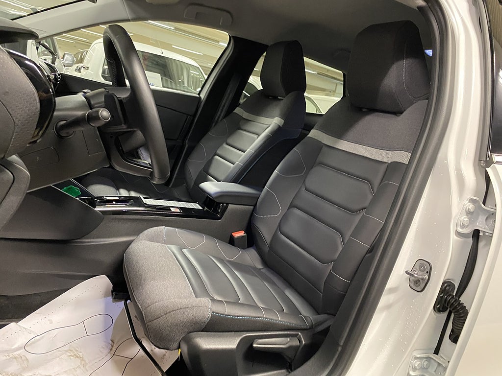 Bild på Citroën C4 X SHINE 1.2 PureTech 130hk AUT Back/Nav