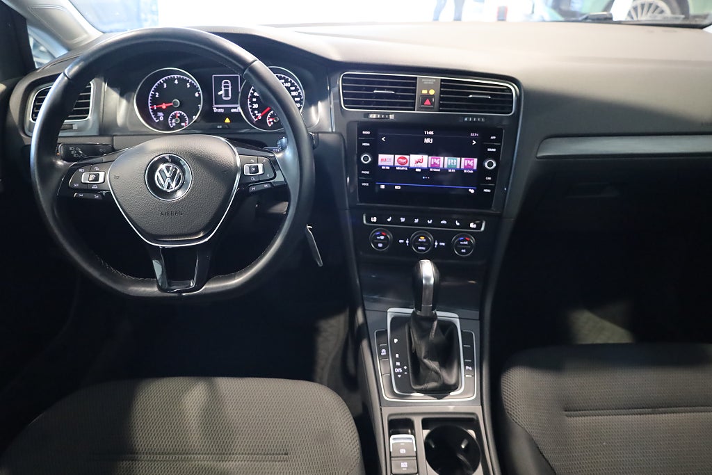 Volkswagen Golf 5-dörrar 1.0 TSI AUT CarPlay PDC Pluspaket 2018