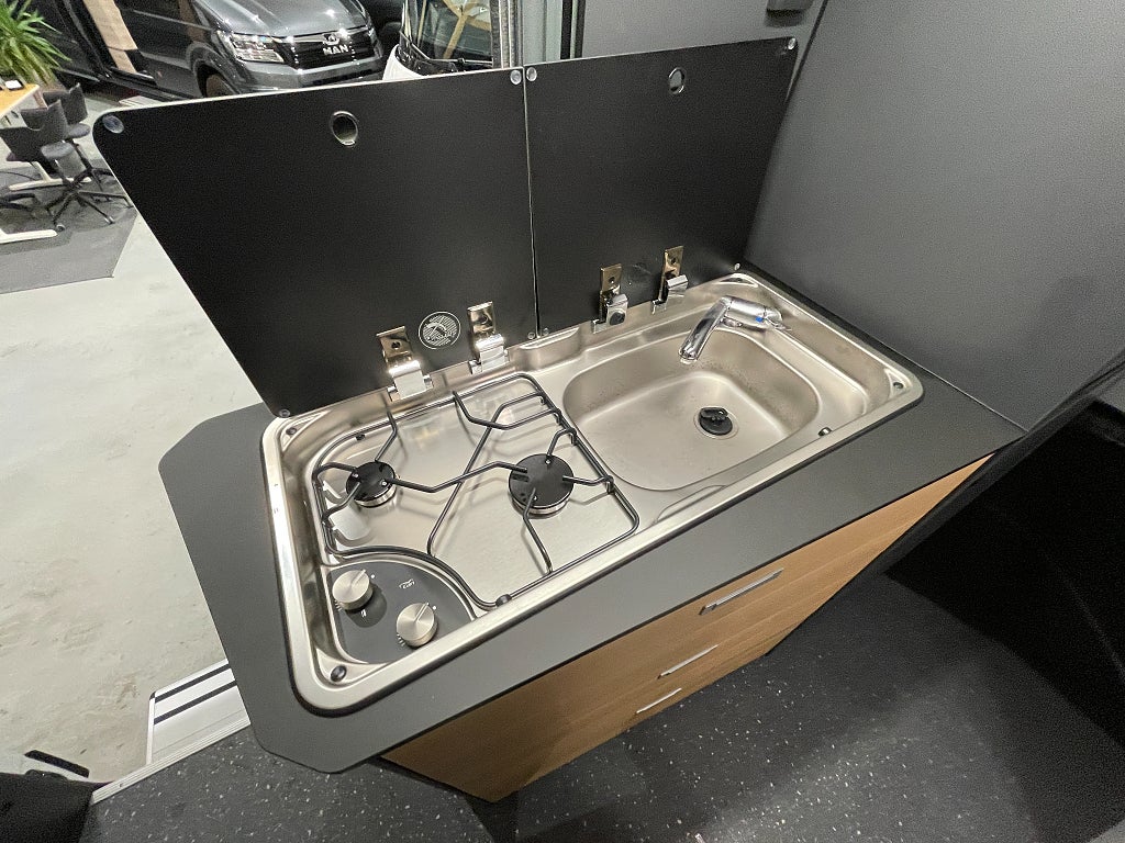 Adria Twin 640 SGX /Automat /höj & sänkbar säng/Multimedia/ - Adria