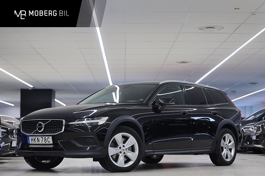Volvo V60 Cross Country B4 AWD 197hk Momentum Värmare Navi