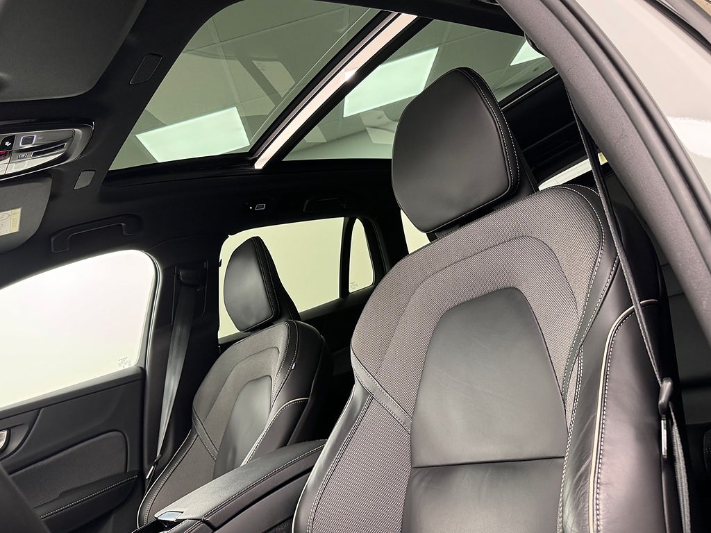 Volvo V60 T6 Plug-In Hybrid AWD Ultra Dark Pano H&K MOMS Fullutr bild 5