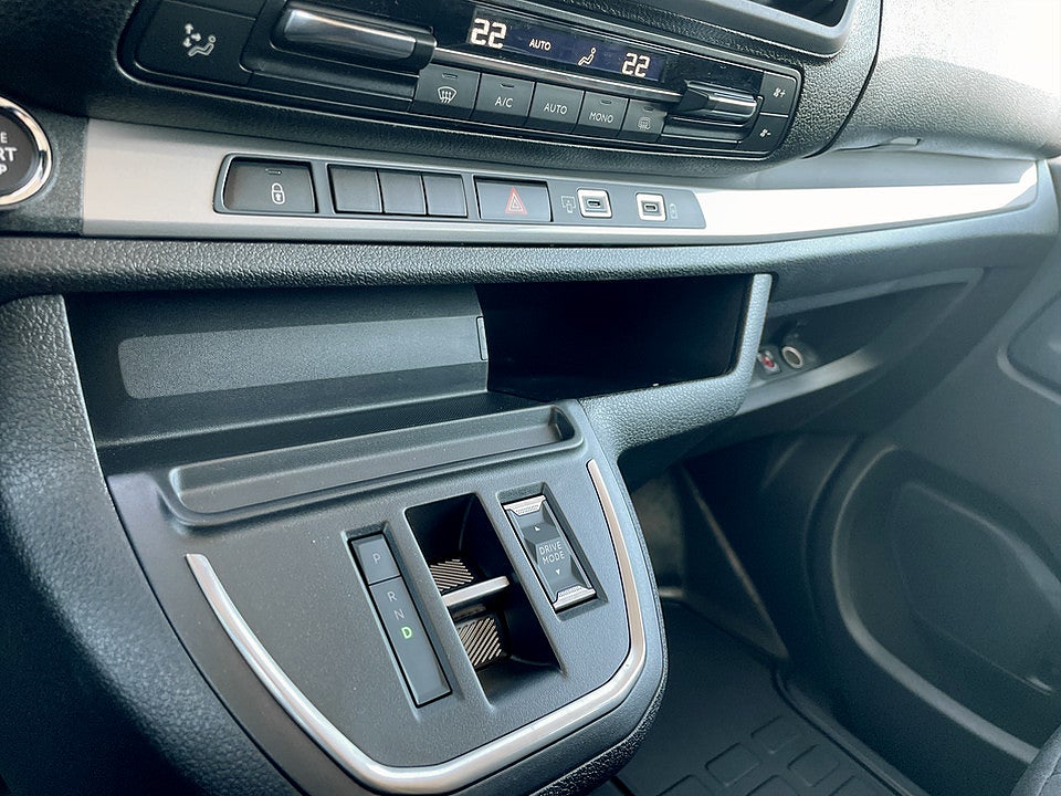 Bild på Peugeot Expert Crew Cab Plus 180hk Aut L3 - DEMO