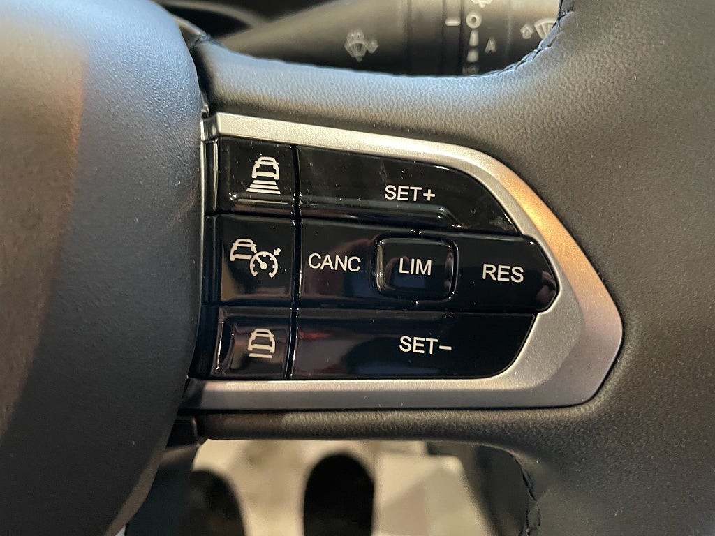 Sun Living V 65 GX / Dieselvärme / Höj & Sänkbarsäng / Automat / B-körkort/ - Sun Living