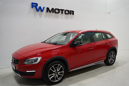 Volvo V60 Cross Country D4 190hk Summum Drag M-värmare Navi BT P-sensorer