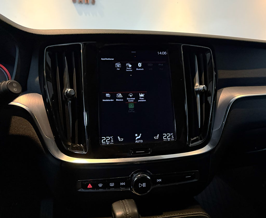 Volvo V60 T6 Twin Engine AWD Geartronic Momentum Advanced MOMS