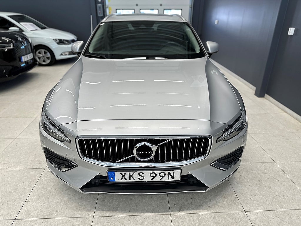 Volvo V60 T8 Twin Engine AWD INSCRIPTION/B-Kamera/DRAG/NAV/PANO