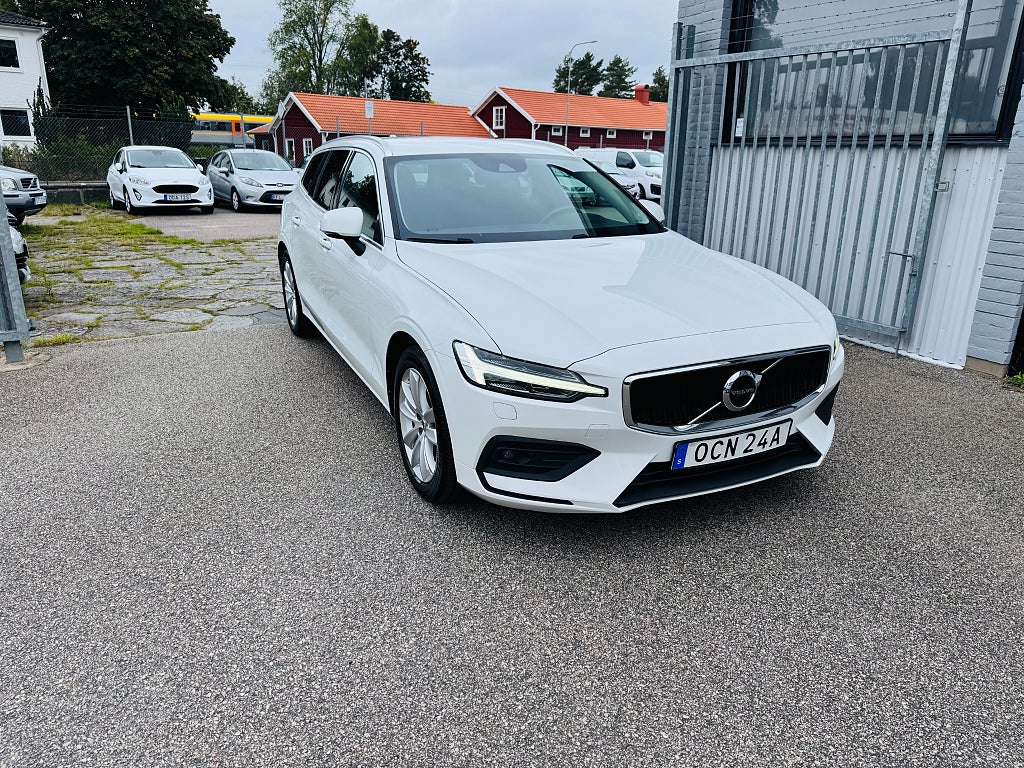 Volvo V60 D3 150HK AUTOMAT ADVANCED SE II / NAVI / DRAG / VÄRMARE