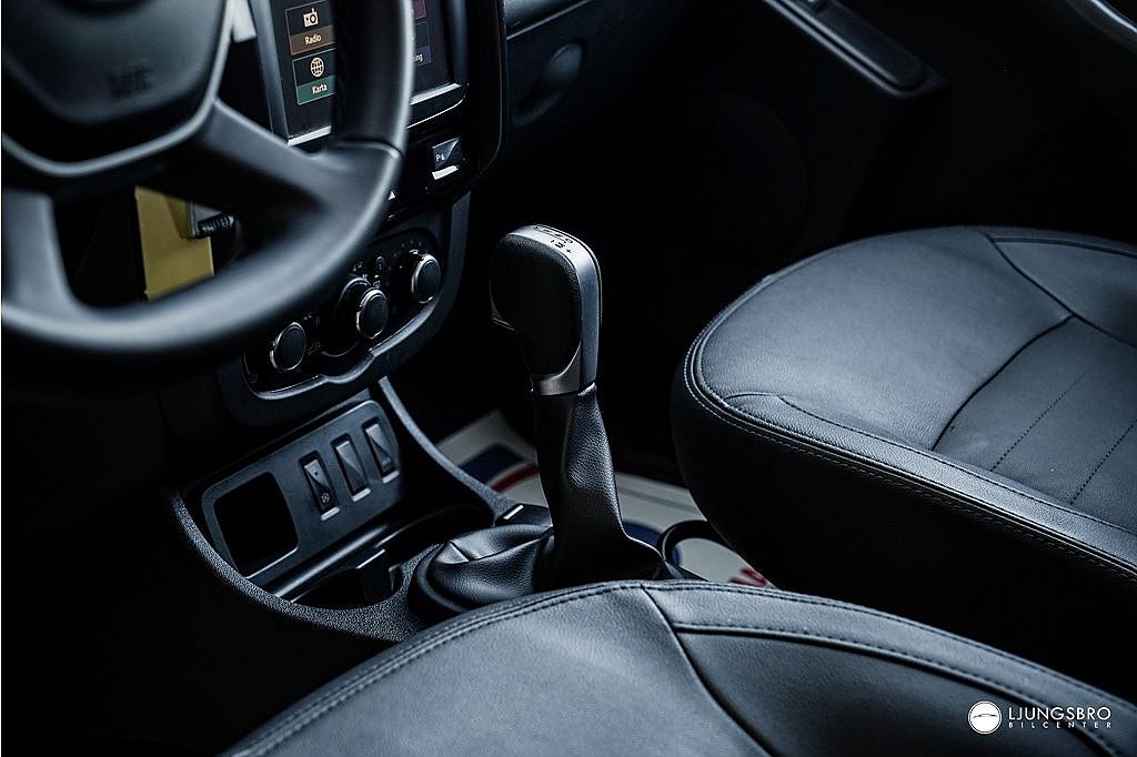 Dacia Duster 1.5 dCi EDC 109hk / Blackline / Skinn / Ny kamrem
