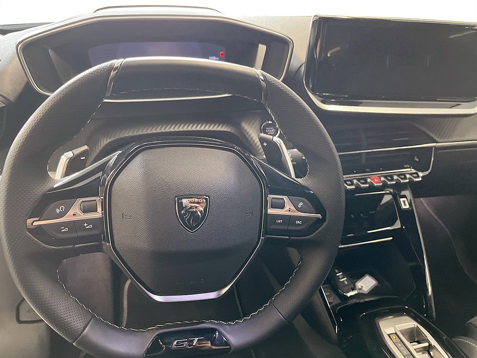 Bild på Peugeot 2008 GT 1.2 PT 130hk Aut B-KAMERA CARPLAY