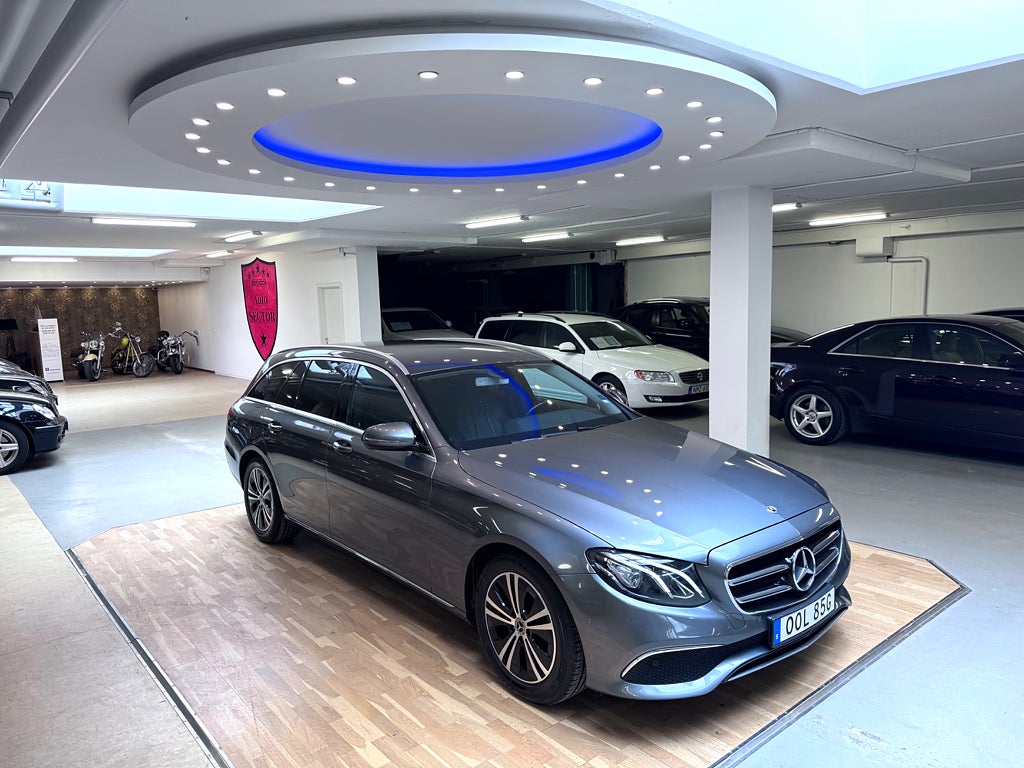 Mercedes-Benz E 200dT 9G-Tronic Avantgarde Burmeister, Cockpit, dragkr.