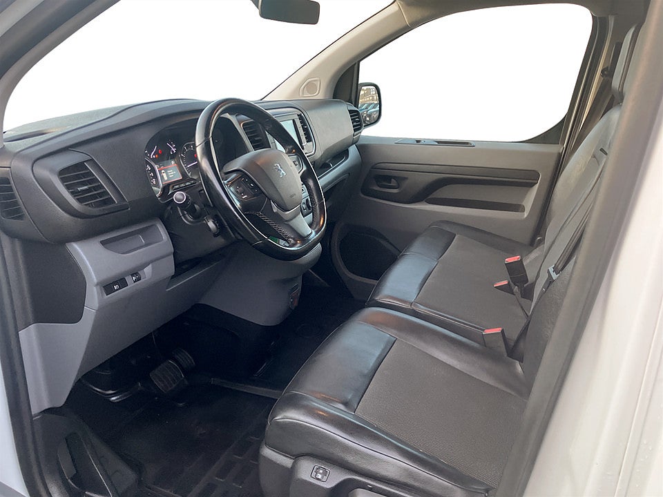 Bild på Peugeot Expert PRO+ 2.0 BlueHDi 180hk Aut L3 B-KAMERA