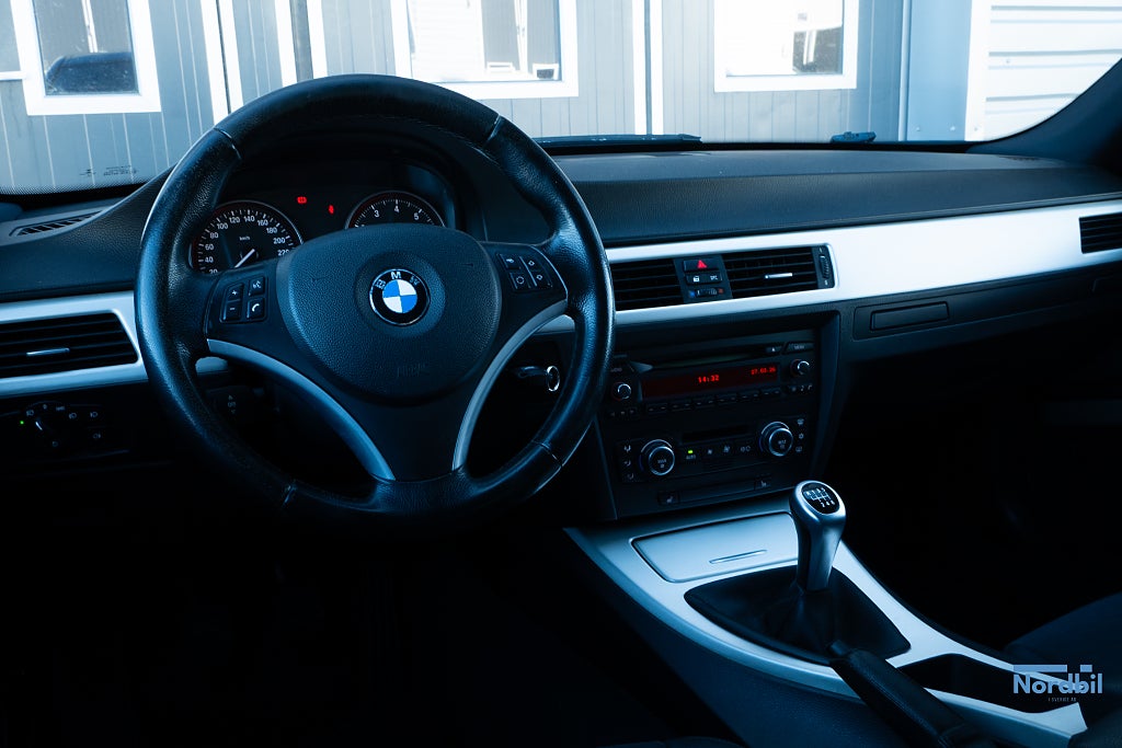 BMW 330i