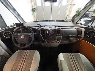 Husbil-integrerad LMC 690 Liberty 23 av 24
