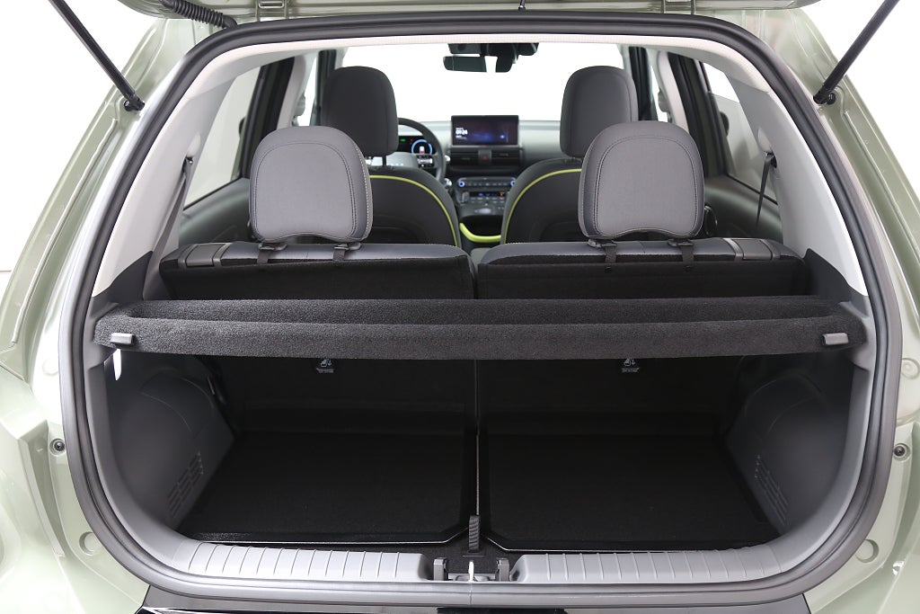 Hyundai Inster Cross Long Range 49kWh  | Moms | Låga mil fd. demobil 2025