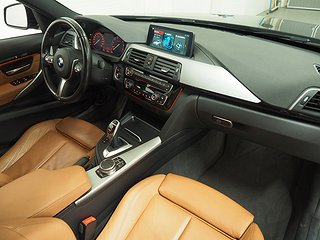 Sedan BMW 330 8 av 26