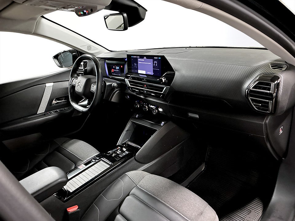 Bild på Citroën C4-X Shine 1.2 PT 130hk Aut CARPLAY NAVI