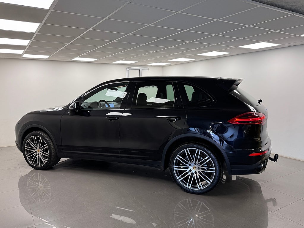 Porsche Cayenne 2016 - miniatyr 13