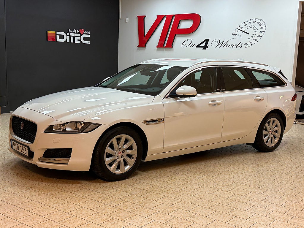 Jaguar XF 20d ( 180hk ) Sportbrake Navi Skinn Bränslevärmare