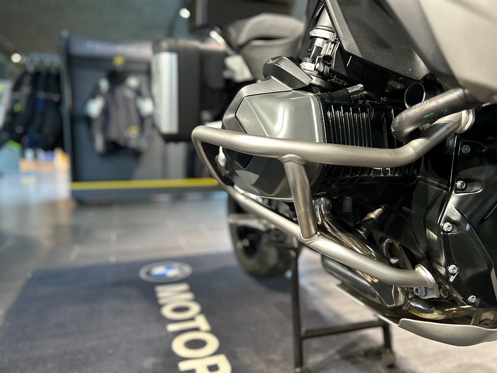 BMW R1250GS / 3,45% ränta/Triple Black / 3 väskor / Endast 1258 mil!