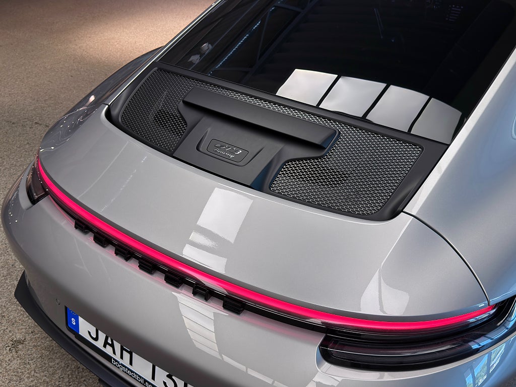 Porsche 911 GT3 Touring 992 PDK 510hk | Skalstolar | Kolfibertak