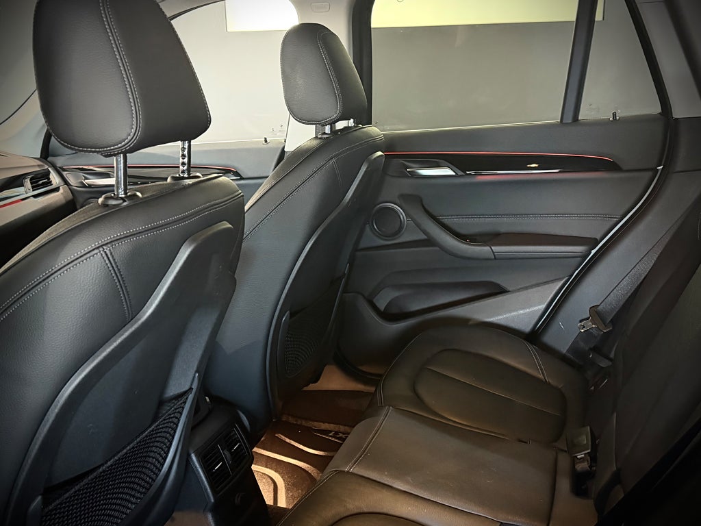 BMW X1 xDrive20d Steptronic xLine Läder Navi Head Up Drag - bild 12