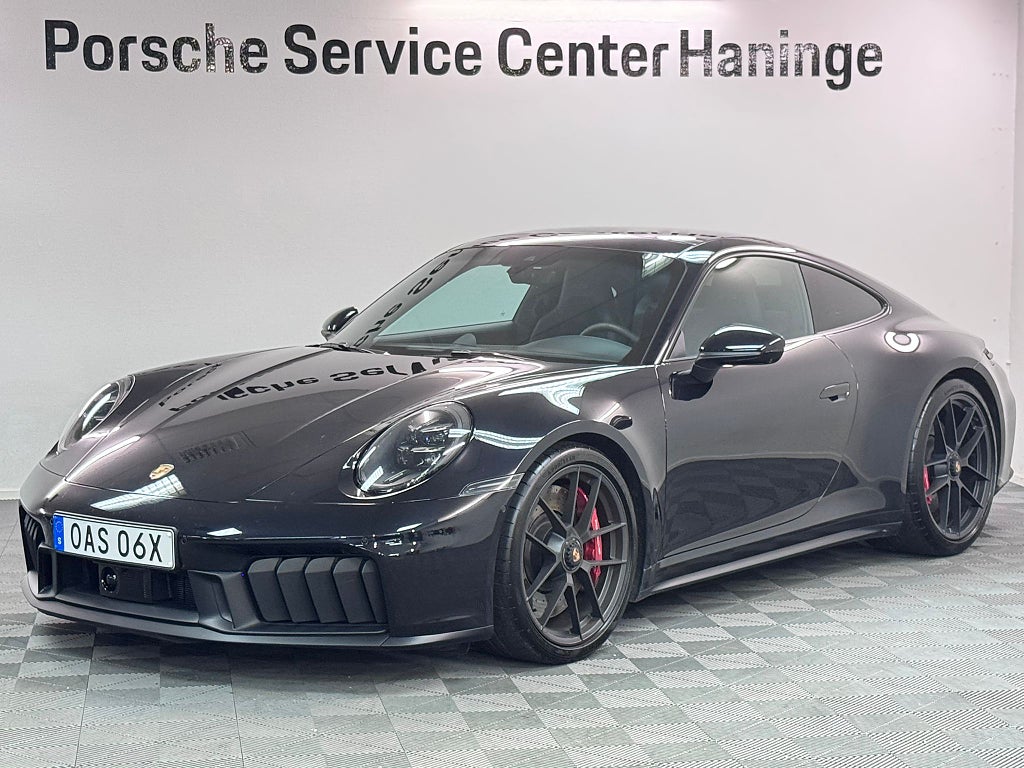 Porsche 911 992 Carrera 4 GTS