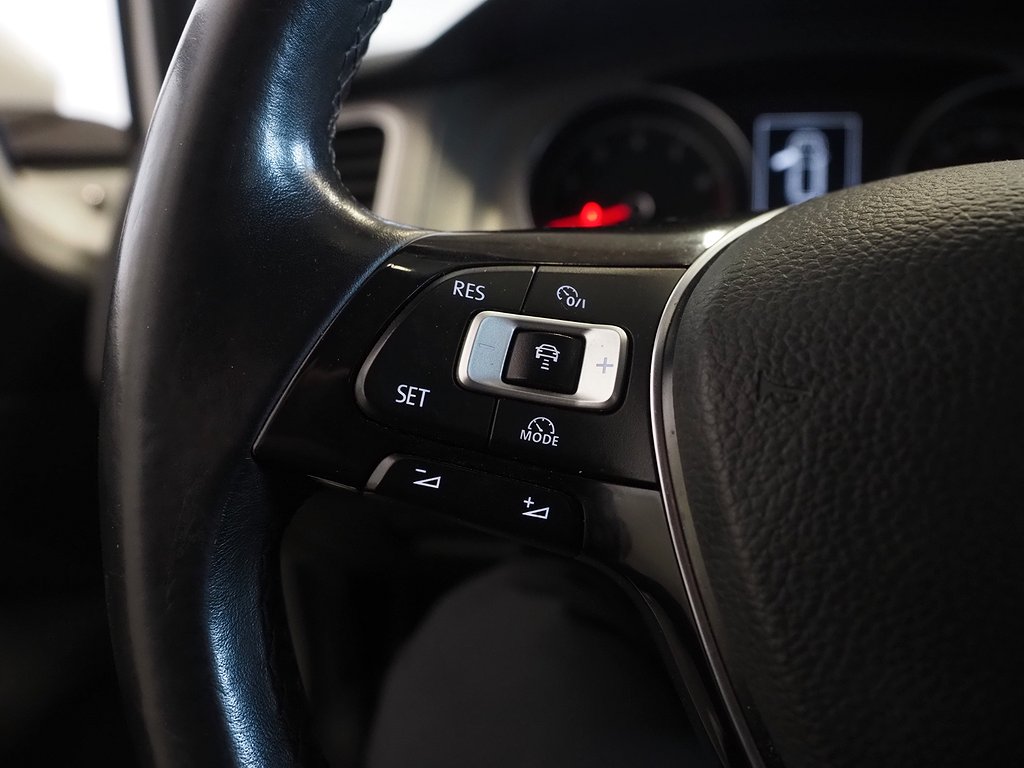 Volkswagen Golf Sportscombi 1.2 TSI DSG PDC Värmare Keyless 2016