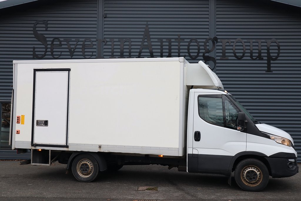 Iveco Daily 35-140 Chassi 136hk) Bakgavellyft / Kylbil