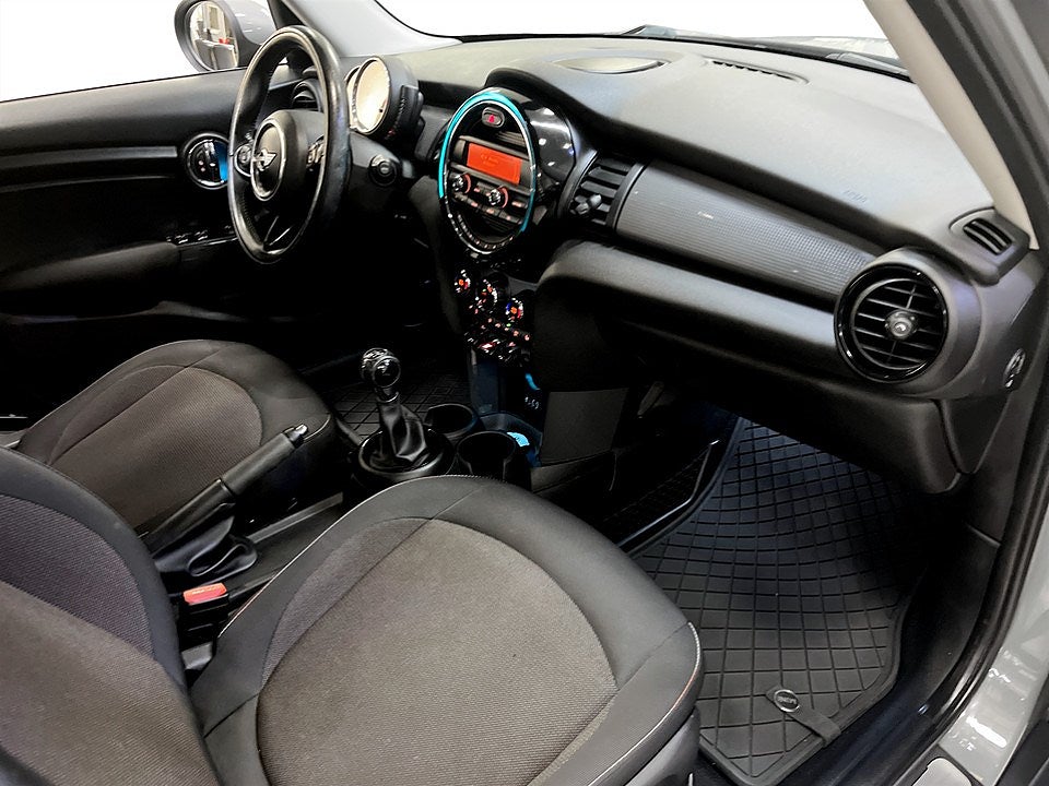 Bild på MINI One Pepper 5-dörrars - BLUETOOTH