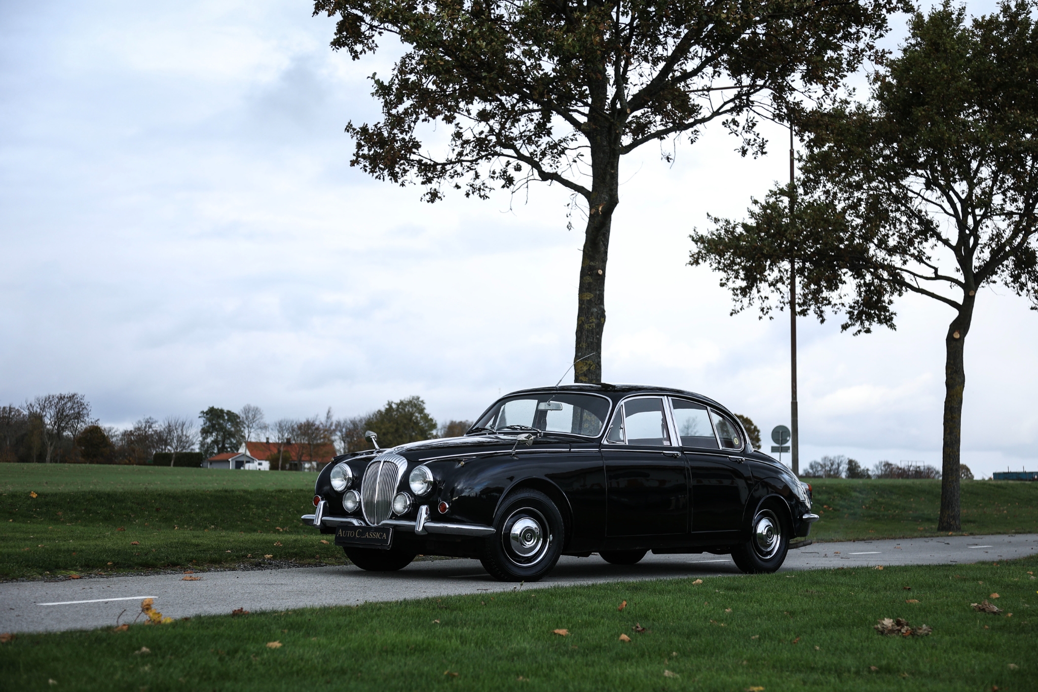 Daimler 2.5 Litre V8 Saloon 1968, bild 3/31