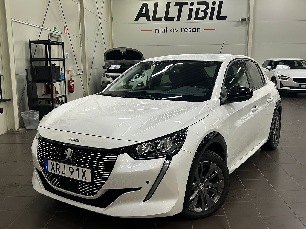 Peugeot E-208 ALLURE PACK 50kWh Kamera/Carplay/MOMS