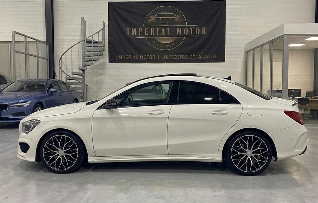 Mercedes-Benz CLA 220 d 4MATIC 7G-DCT AMG Line Euro 6// Panoramatak 