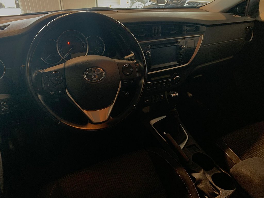 Toyota Auris TS 1.6 Edition Feel 2015