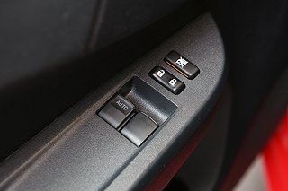 Halvkombi Toyota Verso-S 13 av 23