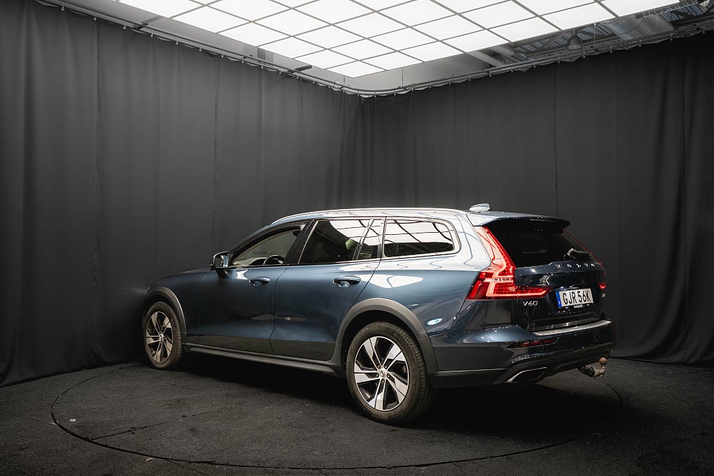 Volvo V60 Cross Country B4 AWD PRO LÄDER DRAG KAMERA D-VÄRMARE ELSTOL