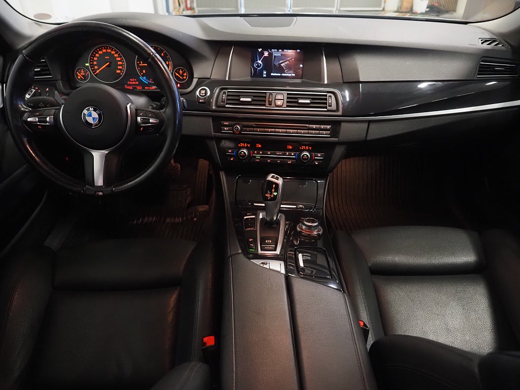 BMW 520d xDrive Touring Steptronic M-Ratt Skinn Dragkrok PDC 2017