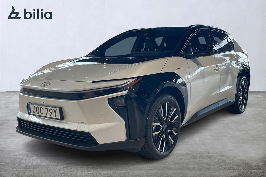 Toyota bZ4X EXECUTIVE PANORAMA BITONE *Vinterhjul ingår*