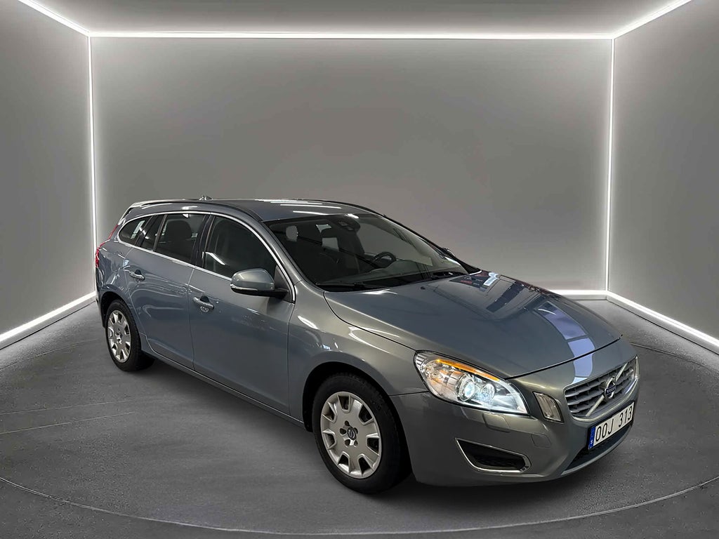 Volvo V60 T3 Momentum/ Dragkrok/ Motorvärmare/ Nybesiktad