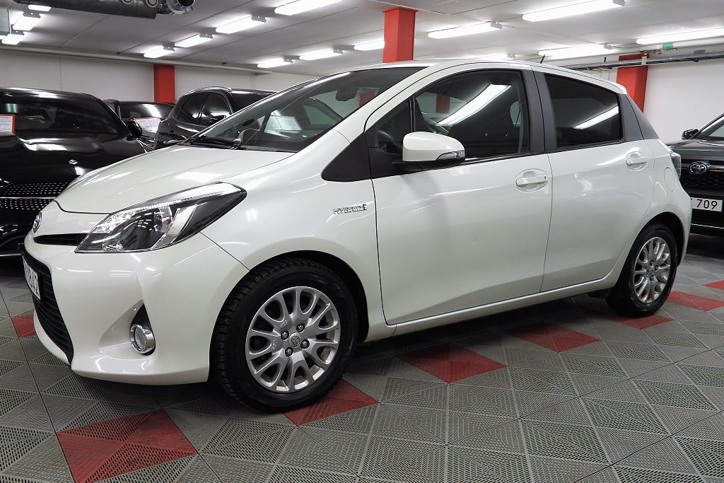 Toyota Yaris Hybrid e-CVT Edition 50 Kamera SoV Hjul 