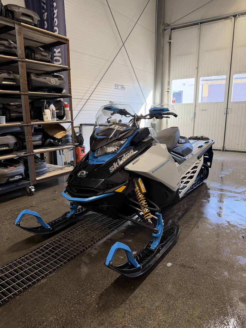 Ski-Doo Backcountry STD 600 E-TEC