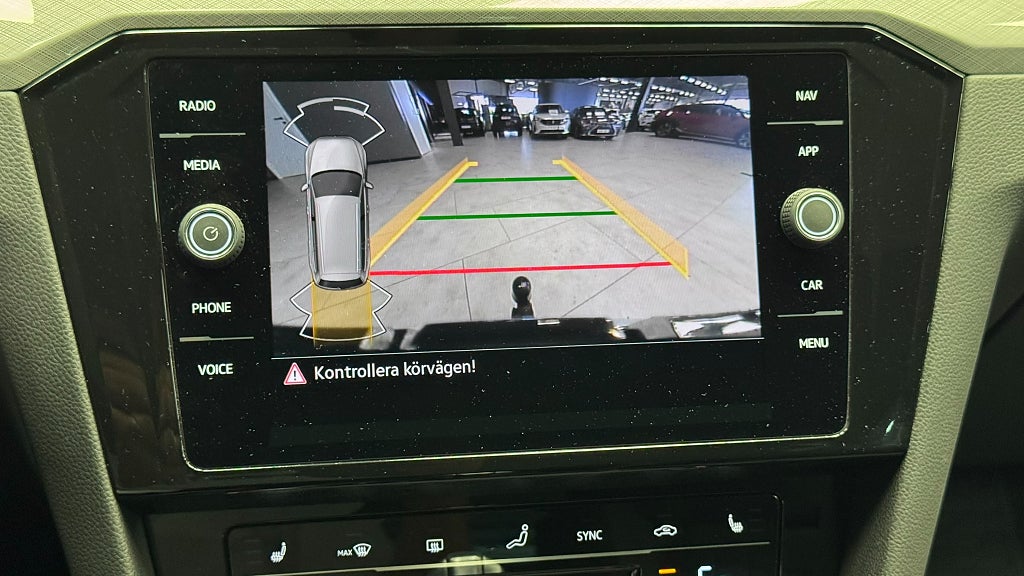 Volkswagen Passat 2023 - miniatyr 13