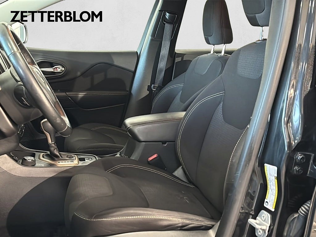 Kombi Jeep Cherokee 7 av 13
