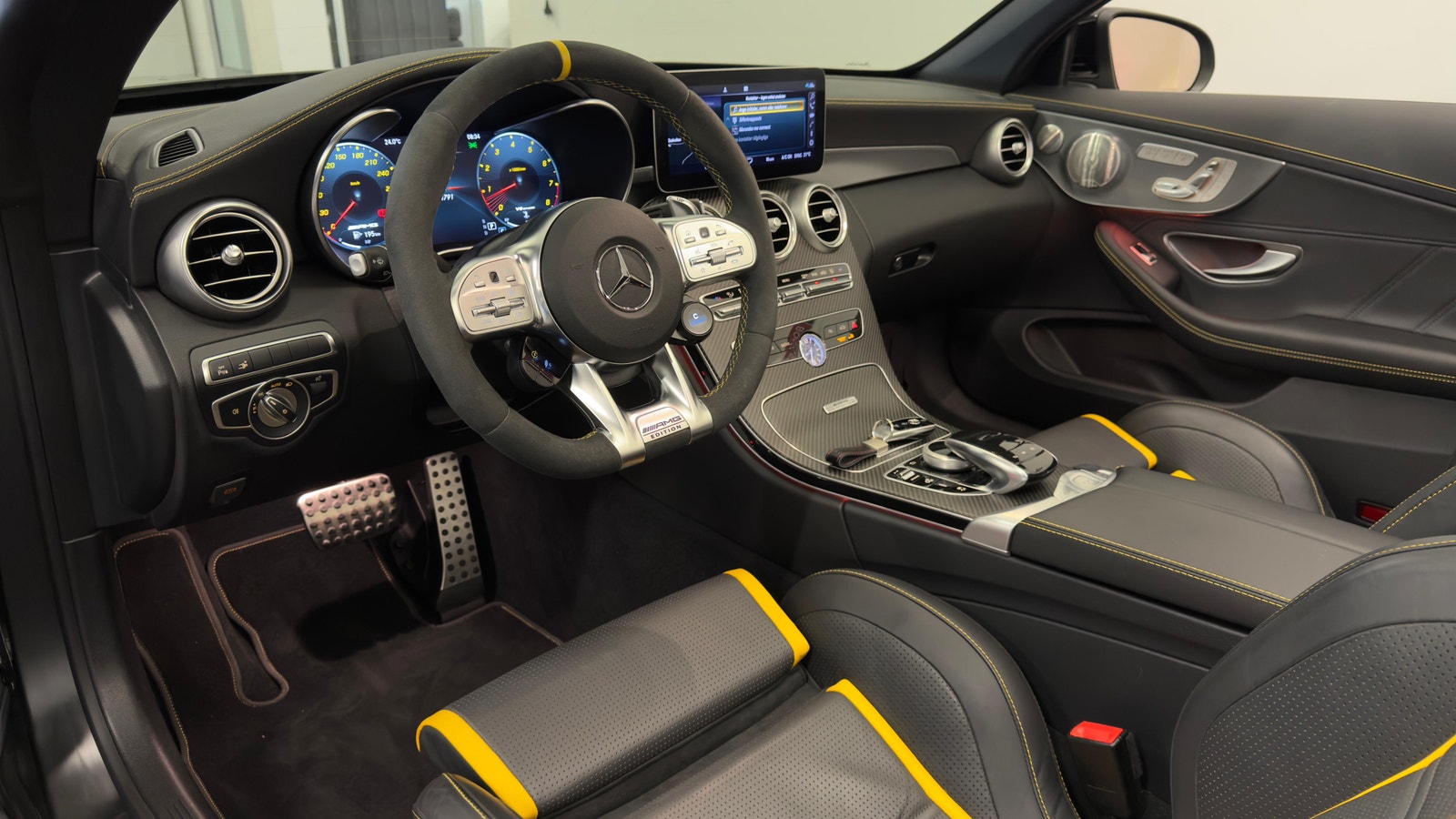 Mercedes-Benz C63 S AMG V8 510hk Cabriolet | Final Edition 2022 - miniatyr 16