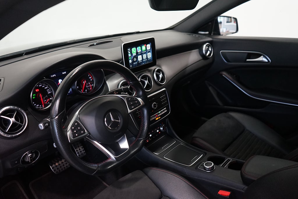 Mercedes-Benz CLA250 250 4MATIC AMG Dragkrok B-kamera Carplay 211hk
