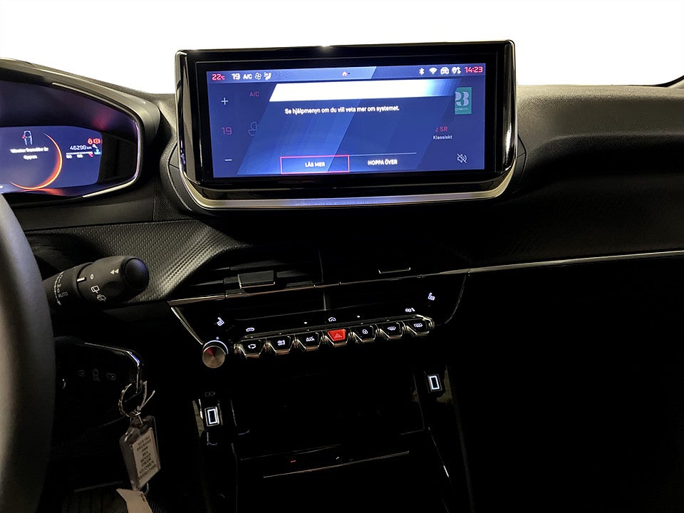Bild på Peugeot 2008 Allure 1.2 PT 130hk B-KAMERA CARPLAY
