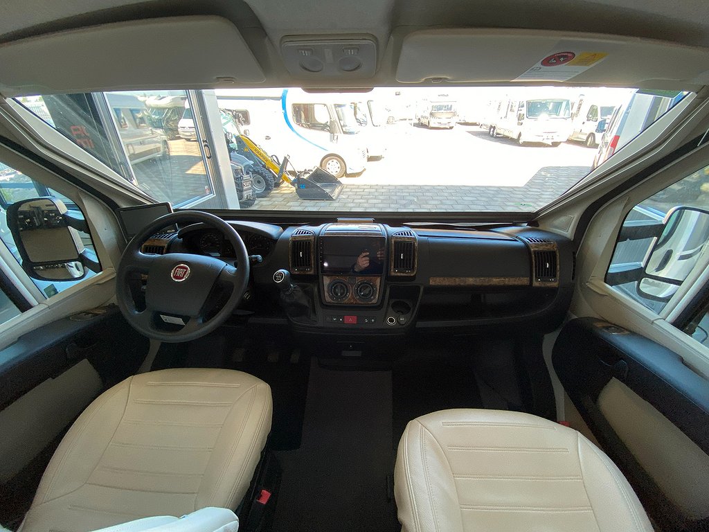 Mobilvetta Kea P63 / Queensbed / Solcell / Utedusch - Mobilvetta