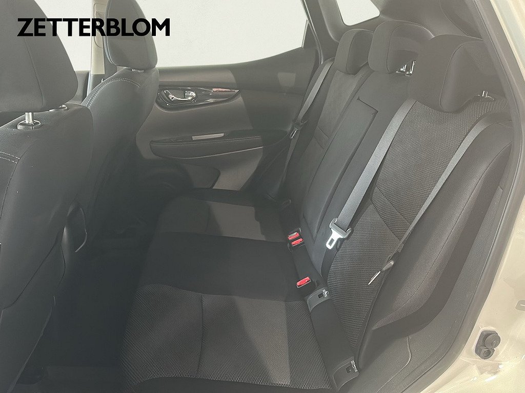 SUV Nissan Qashqai 9 av 17