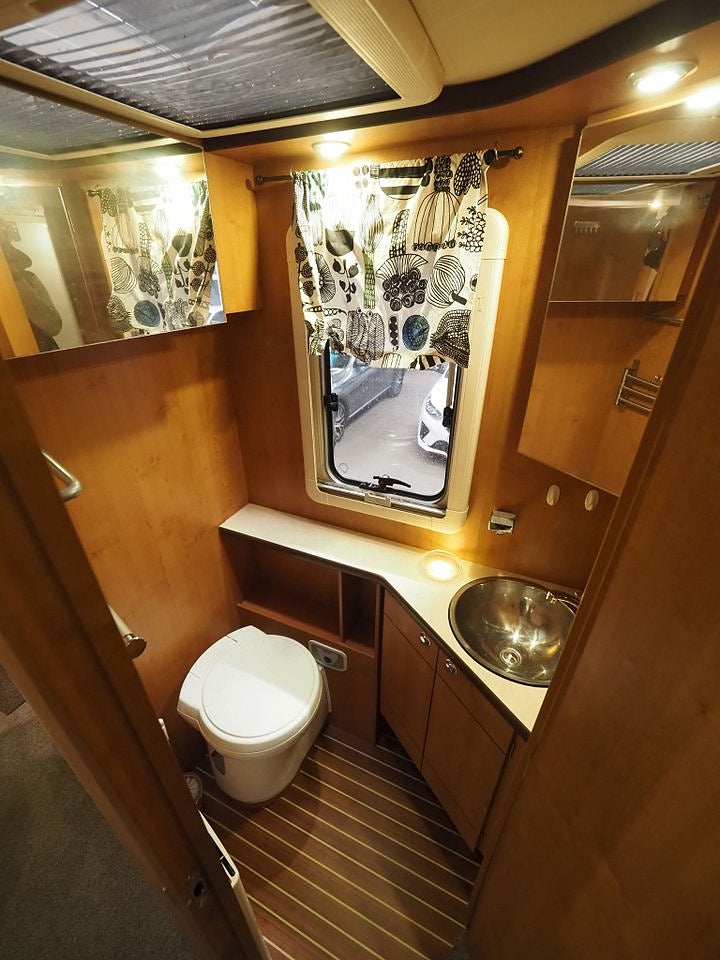 Rapido 10000 3.0 156hk AC Markis Solcell 2011